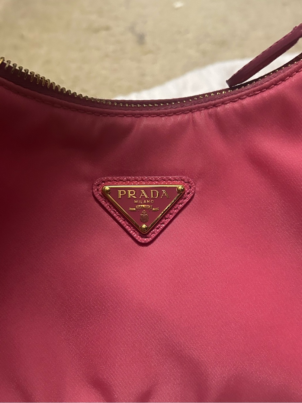 NWOT AUTHENTIC PRADA re-edition shoulder bag with Gold PRADA  Logo - Picture 4 of 16